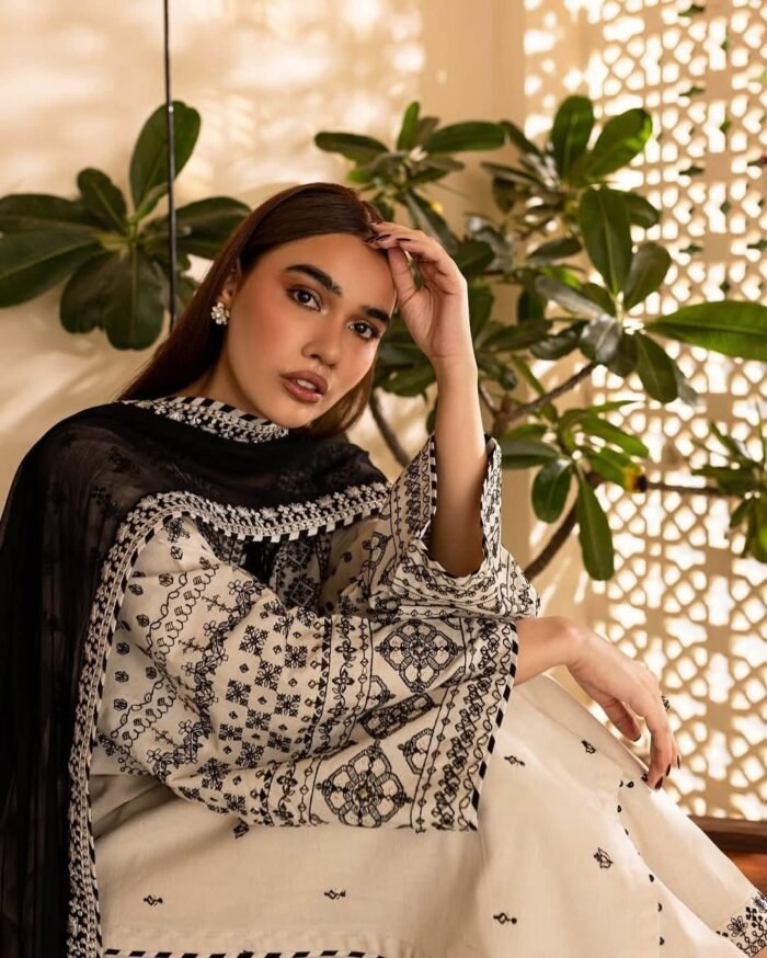 Sarmast Embroidered Cotton 3-Piece Suit - Image 2